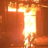 Ngọn lửa gặp các vật liệu dễ cháy nên bùng phát dữ dội, nhanh chóng bao trùm khu vực nhà kho rộng khoảng 1.000 m². (Ảnh minh họa)