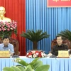 Lãnh đạo hai tỉnh An Giang và Kiên Giang. (Ảnh: Thanh Sang/TTXVN))