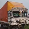 Vụ tai nạn xảy ra lúc 2h15 sáng khi chiếc xe tải đâm vào xe chở khách đang trên đường đến một ngôi đền ở bang Rajasthan lân cận.