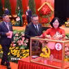 Đại biểu bỏ phiếu bầu Ban Chấp hành Đảng bộ Thành phố Hà Nội khóa XVIII, nhiệm kỳ 2025-2030. (Ảnh: Văn Điệp/TTXVN) 