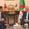 Đại sứ Việt Nam tại Algeria Trần Quốc Khánh đến chào từ biệt Chủ tịch Hội đồng Quốc gia (Thượng viện) Algeria Azzouz Nasri. (Ảnh: Nguyễn An/TTXVN)