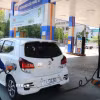 Hoạt động kinh doanh xăng dầu tại một cửa hàng của Petrolimex. (Ảnh: Thu Hoài/TTXVN)