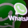Biểu tượng ứng dụng WhatsApp trên màn hình điện thoại di động. (Ảnh: AFP/TTXVN)