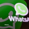 Biểu tượng ứng dụng WhatsApp trên màn hình điện thoại di động. (Ảnh: AFP/TTXVN)