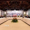 Phái đoàn Mỹ, Thổ Nhĩ Kỳ và Ukraine tại cuộc đàm phán ba bên ở Istanbul ngày 16/5/2025. (Ảnh: THX/TTXVN)