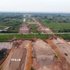 Gói thầu số 9 dài 23 km nằm trên địa bàn 2 huyện Hoài Đức và Đan Phượng do nhà thầu Vinaconex thi công. (Ảnh: Huy Hùng/TTXVN)
