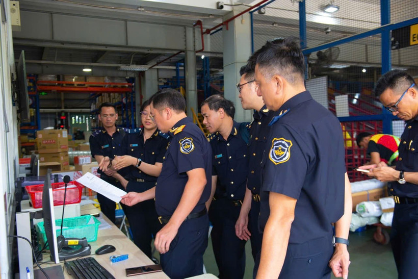 Bộ Tài chính ban hành Thông tư 29/2025/TT-BTC để tạo cơ sở pháp lý và kỹ thuật cho việc thu thuế giá trị gia tăng tự động trên hệ thống hải quan. (Ảnh: Vietnam+)