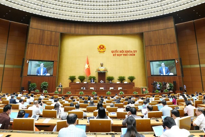 Dự thảo Luật sau chỉnh lý đã rút gọn từ 89 điều còn 52 điều, gồm 8 chương, trong đó nội dung nổi bật là khái niệm “sản phẩm hóa dược” được xác định lại để tránh hiểu nhầm với thuốc và nguyên liệu làm thuốc theo Luật Dược. (Ảnh: QH/Vietnam+)