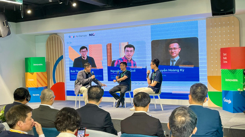 Sự kiện công bố các sáng kiến thúc đẩy khởi nghiệp về AI và phổ cập kiến thức AI cho cộng đồng, ngày 18/6. (Ảnh: Vietnam+)