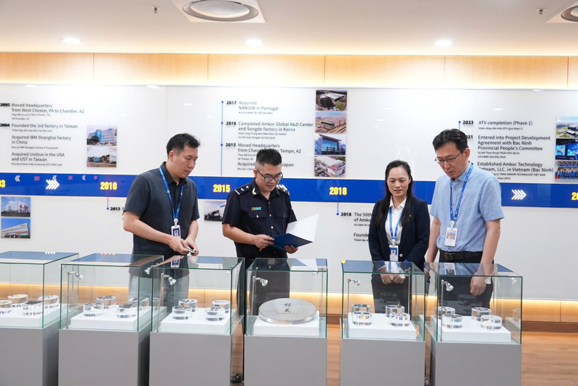 Những năm qua, Cục Hải quan luôn tích cực triển khai công tác tuyên truyền, phổ biến pháp luật tại tất cả các đơn vị trong ngành. (Ảnh: Vietnam+)