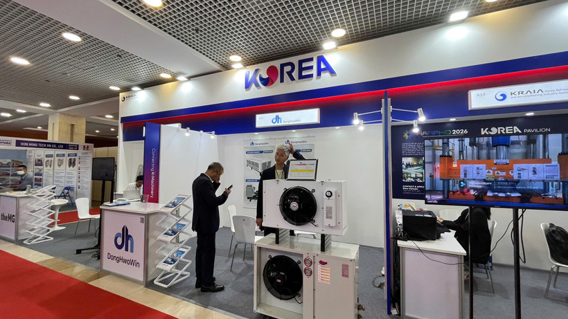 Với vai trò là vùng động lực quan trọng bậc nhất, tốc độ tăng GRDP của Vùng Đồng bằng sông Hồng ước đạt 9,74%, đóng góp tới hơn 36% vào mức tăng trưởng chung của cả nước. (Ảnh: Vietnam+)