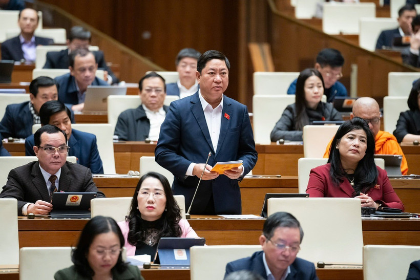 Chủ tịch Ủy ban Nhân dân tỉnh Ninh Thuận, Trưởng Đoàn đại biểu Quốc hội tỉnh - ông Trần Quốc Nam nhấn mạnh Ninh Thuận đã sẵn sàng phát triển thành một "trung tâm năng lượng sạch." (Ảnh: TTXVN)