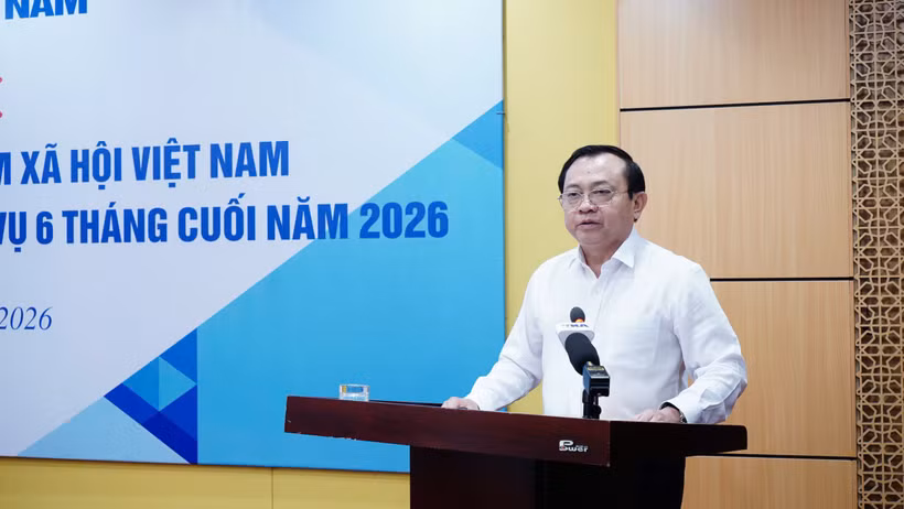 Thứ trưởng Lê Tấn Cận đề nghị Bảo hiểm xã hội Việt Nam tập trung triển khai sáu nhóm nhiệm vụ trọng tâm. (Ảnh: Vietnam+)