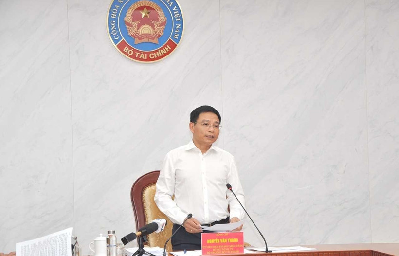 Bộ trưởng Nguyễn Văn Thắng nhấn mạnh việc hoàn thiện khung pháp lý cho lĩnh vực tài chính là nhiệm vụ trọng tâm, góp phần nâng cao hiệu lực, hiệu quả quản lý Nhà nước và thúc đẩy phát triển kinh tế-xã hội tại địa phương. (Ảnh: BTC/Vietnam+)
