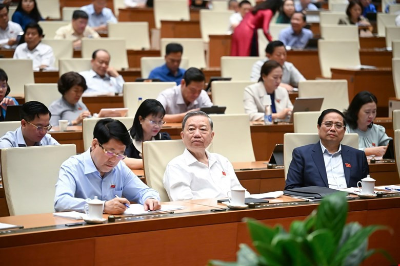 Các đại biểu Quốc hội đã ghi nhận những kết quả đáng tự hào về tình hình kinh tế-xã hội. (Ảnh: CTV/Vietnam+)