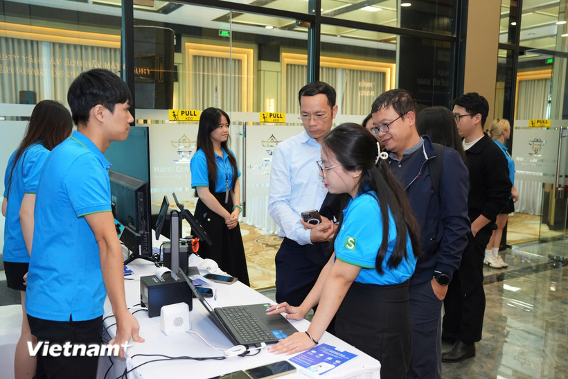 Sapo công bố sẽ miễn phí trọn bộ giải pháp chuyển đổi thuế kê khai, tiếp sức 5 triệu hộ kinh doanh từ truyền thống đến thương mại điện tử. (Ảnh: Vietnam+)