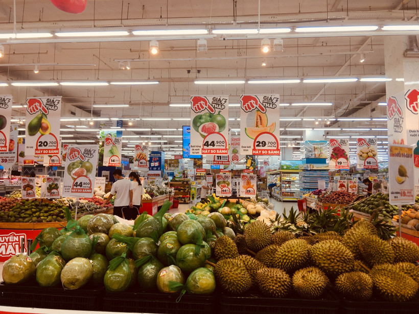 Sự tăng trưởng được thúc đẩy bởi nhu cầu tiêu dùng, du lịch của người dân tăng cao trong các kỳ nghỉ lễ, Tết, cùng với số lượng khách quốc tế đến Việt Nam tăng cao. (Ảnh: Vietnam+)