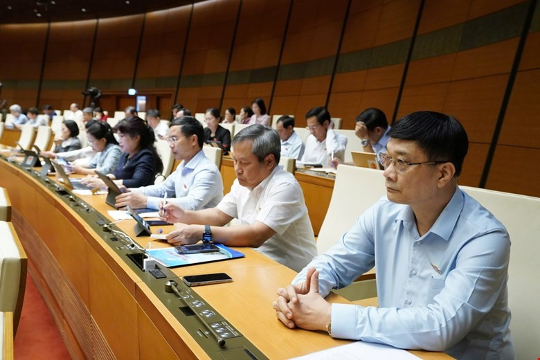 Nhiều đại biểu Quốc hội cũng bày tỏ quan điểm về việc cần thiết phải kéo dài thời gian ưu đãi thuế cho hoạt động R&D. (Ảnh: QH/Vietnam+)