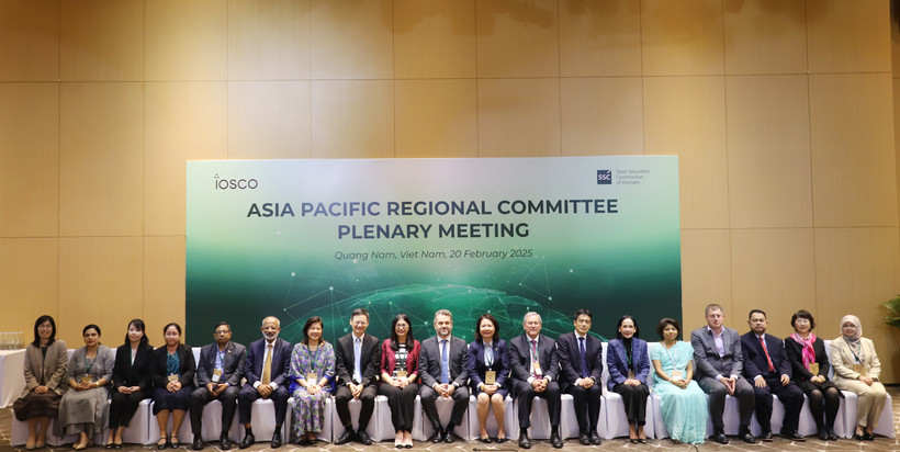 Phiên họp toàn thể Hội nghị Tiểu ban khu vực châu Á-Thái Bình Dương (APRC) thuộc Tổ chức quốc tế các Ủy ban Chứng khoán (IOSCO), ngày 20/2 diễn ra ở Quảng Nam. (Ảnh: Vietnam+)