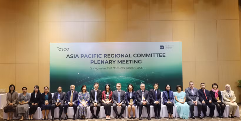 Phiên họp toàn thể Hội nghị Tiểu ban khu vực châu Á-Thái Bình Dương (APRC) thuộc Tổ chức quốc tế các Ủy ban Chứng khoán (IOSCO), ngày 20/2 diễn ra ở Quảng Nam. (Ảnh: Vietnam+)