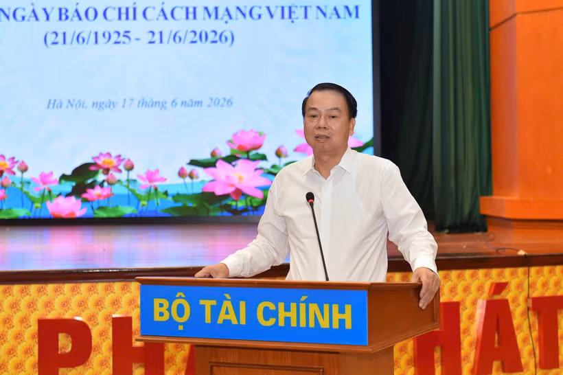 Thứ trưởng Bộ Tài chính Nguyễn Đức Chi khẳng định ngành tài chính sẽ không thay đổi mục tiêu tăng trưởng hai con số dù bối cảnh thế giới biến động khôn lường. (Ảnh: Vietnam+)