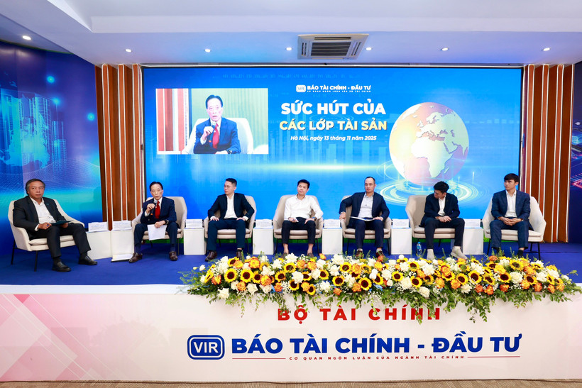 Phiên thảo luận của tọa đàm “Sức hút của các lớp tài sản” do Báo Tài chính-Đầu tư tổ chức ngày 13/11. (Ảnh: Vietnam+)