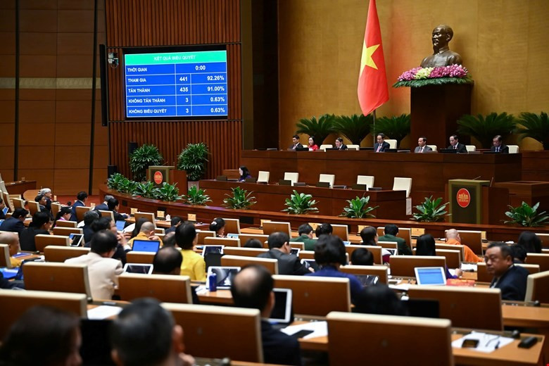 Trong bối cảnh tình hình kinh tế-xã hội năm 2023 có nhiều khó khăn, kết quả tăng thu ngân sách Nhà nước vượt dự toán là nỗ lực rất lớn của Chính phủ, các bộ, ngành, địa phương, người dân và doanh nghiệp. (Ảnh: CTV/Vietnam+)