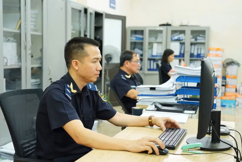 Để đảm bảo mô hình thông quan tập trung vận hành thông suốt từ ngày 1/6/2026, Cục Hải quan đã huy động tổng lực sự phối hợp của các đơn vị chuyên môn. (Ảnh: HQ/Vietnam+)