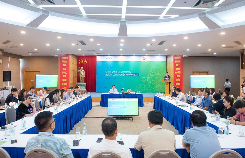 Hội thảo “Chính sách tài chính cho ngành công nghiệp khoáng sản” do Liên đoàn Thương mại và Công nghiệp Việt Nam (VCCI) cùng Hội Khoa học và Công nghệ Mỏ Việt Nam phối hợp tổ chức vào ngày 15/10. (Ảnh: Vietnam+)