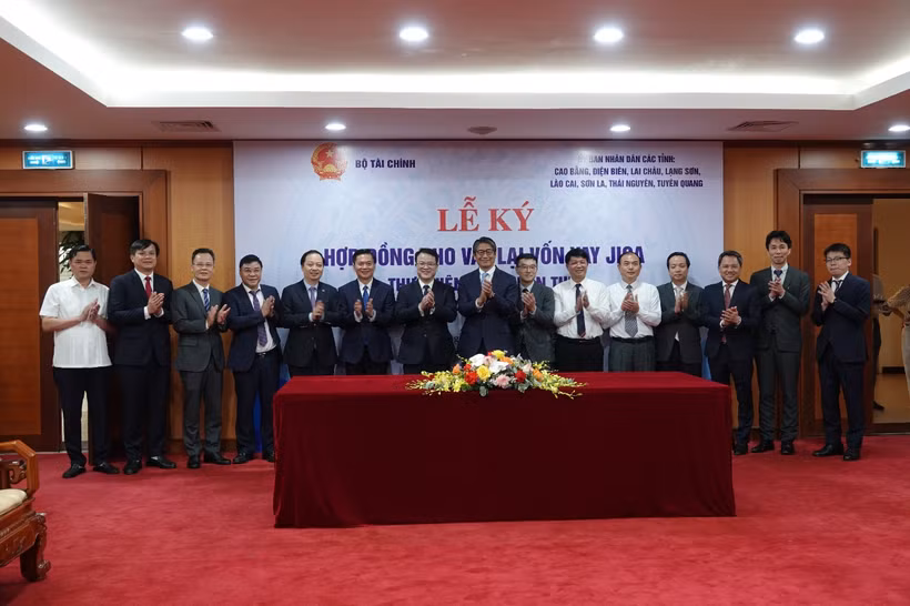 Việc ký kết các Hợp đồng cho vay lại lần này là tiền đề pháp lý để triển khai hai dự án mang mã số VN24-P1 và VN25-P1. (Ảnh: BTC/Vietnam+)