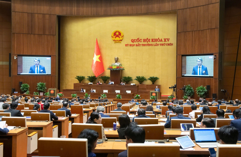 Quốc hội đã nghe Tờ trình và Báo cáo thẩm tra về dự thảo Nghị quyết của Quốc hội quy định về xử lý một số vấn đề liên quan đến sắp xếp tổ chức bộ máy Nhà nước. (Ảnh: QH/Vietnam+)