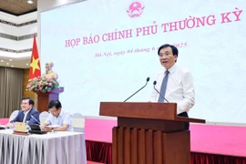 Bộ trưởng Trần Văn Sơn chủ trì phiên họp báo Chính phủ chiều 4/6. (Ảnh: Đức Duy/Vietnam+)