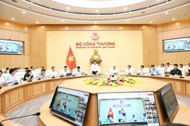 Bộ trưởng Nguyễn Hồng Diên chủ trì buổi họp về kế hoạch cung ứng điện 06 tháng cuối năm 2025 và xây dựng kế hoạch cung ứng điện năm 2026. (Ảnh: PV/Vietnam+)