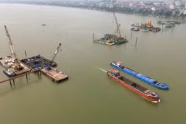 Dự án cầu Trần Hưng Đạo (Hà Nội) dự kiến tiến độ hoàn thành trong quý 2/2027. (Ảnh: Việt Hùng/Vietnam+)