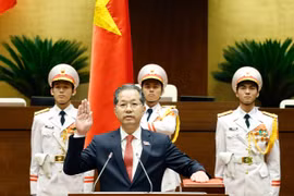 Đồng chí Nguyễn Văn Quảng, Chánh án Tòa án nhân dân Tối cao tuyên thệ nhậm chức. (Ảnh: Thống Nhất/TTXVN)