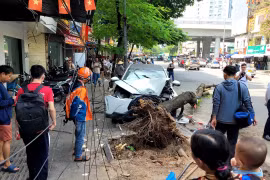 Vụ tai nạn liên hoàn đoạn nút giao Đại La-Trần Đại Nghĩa sáng 9/7. (Ảnh: Minh Anh/Vietnam+)