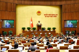 Phiên họp toàn thể tại hội trường của Quốc hội sáng 9/5. (Ảnh: TTXVN)