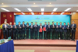 Petrovietnam và Vinachem hợp tác toàn diện tận dụng thế mạnh riêng mỗi bên và tạo hiệu ứng cộng hưởng, nâng cao hiệu quả hoạt động sản xuất kinh doanh. (Ảnh: PV/Vietnam+)