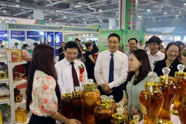 Tính đến tháng 7/2025, cả nước đã có 17.068 sản phẩm OCOP đạt 3 sao trở lên, của 9.195 chủ thể OCOP. (Ảnh: TTXVN)