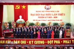 Ban Chấp hành Tỉnh ủy Đắk Lắk nhiệm kỳ 2025-2030 ra mắt Đại hội. (Ảnh: Ngọc Minh /TTXVN)