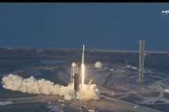 Mỹ: SpaceX phóng tàu giải cứu phi hành gia mắc kẹt trên ISS