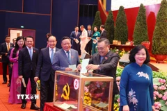 Đại hội bỏ phiếu bầu đại biểu chính thức và dự khuyết dự Đại hội đại biểu toàn quốc lần thứ XIV của Đảng. (Ảnh: Văn Điệp/TTXVN)