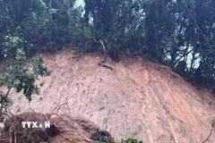 Khánh Hòa: Đèo Ngoạn Mục sạt lở thêm 4 điểm mới rất nguy hiểm