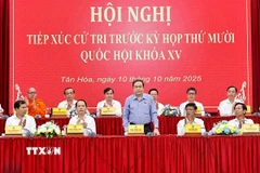 Chủ tịch Quốc hội Trần Thanh Mẫn tiếp xúc cử tri tại xã Tân Hòa, thành phố Cần Thơ. (Ảnh: Doãn Tấn/TTXVN)