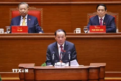 Đồng chí Nguyễn Văn Hùng, Ủy viên Trung ương Đảng, Bí thư Đảng ủy, Bộ trưởng Bộ Văn hóa, Thể thao và Du lịch, trình bày tham luận “Phát huy sức mạnh nội sinh của văn hóa, con người Việt Nam - nền tảng cho phát triển nhanh và bền vững đất nước trong kỷ nguyên mới". (Ảnh: TTXVN)