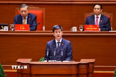 Đồng chí Lê Quang Tùng, Ủy viên Trung ương Đảng, Bí thư Thành ủy Cần Thơ, trình bày tham luận “Phát huy tiềm năng, lợi thế, tập trung xây dựng thành phố Cần Thơ trở thành trung tâm đào tạo nguồn nhân lực chất lượng cao vùng Đồng bằng Sông Cửu Long.” (Ảnh: TTXVN)