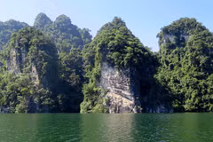 Na Hang được ví như Hạ Long trên cạn. (Ảnh: Văn Tý/TTXVN)