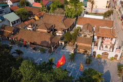 Đình cổ Hùng Lô. (Ảnh: Minh Quyết/TTXVN)
