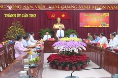 Chủ tịch Quốc hội: Thành phố Cần Thơ cần tiếp tục chăm lo Tết cho hộ nghèo