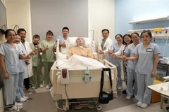 Êkíp y bác sỹ Bệnh viện FV chăm sóc bệnh nhân Y.S suốt 1 năm qua. (Nguồn: Bệnh viện FV)